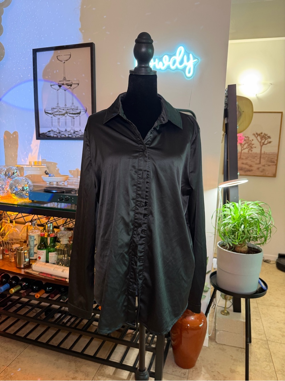 Boohoo Black Satin Long-Sleeve Button-Down Shirt
